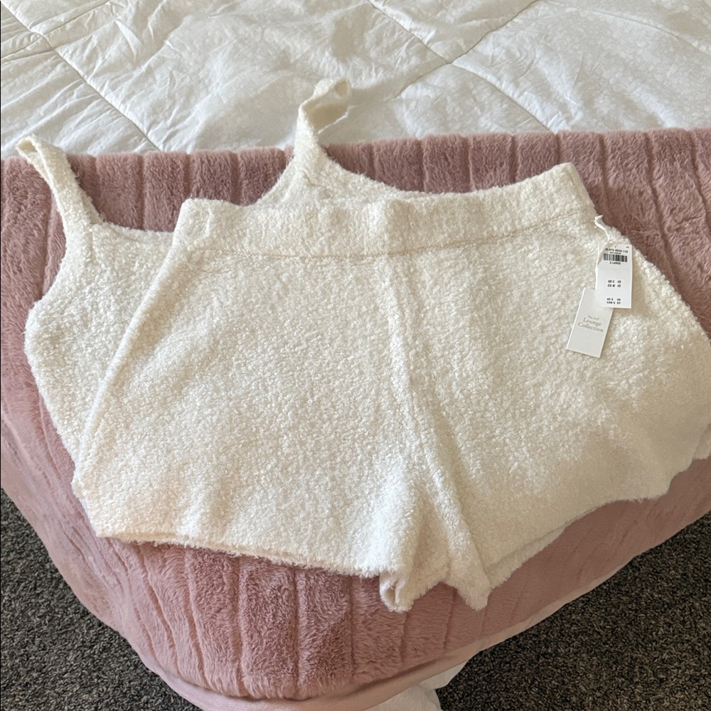 Abercrombie Cozy  Tank and Shorts Set